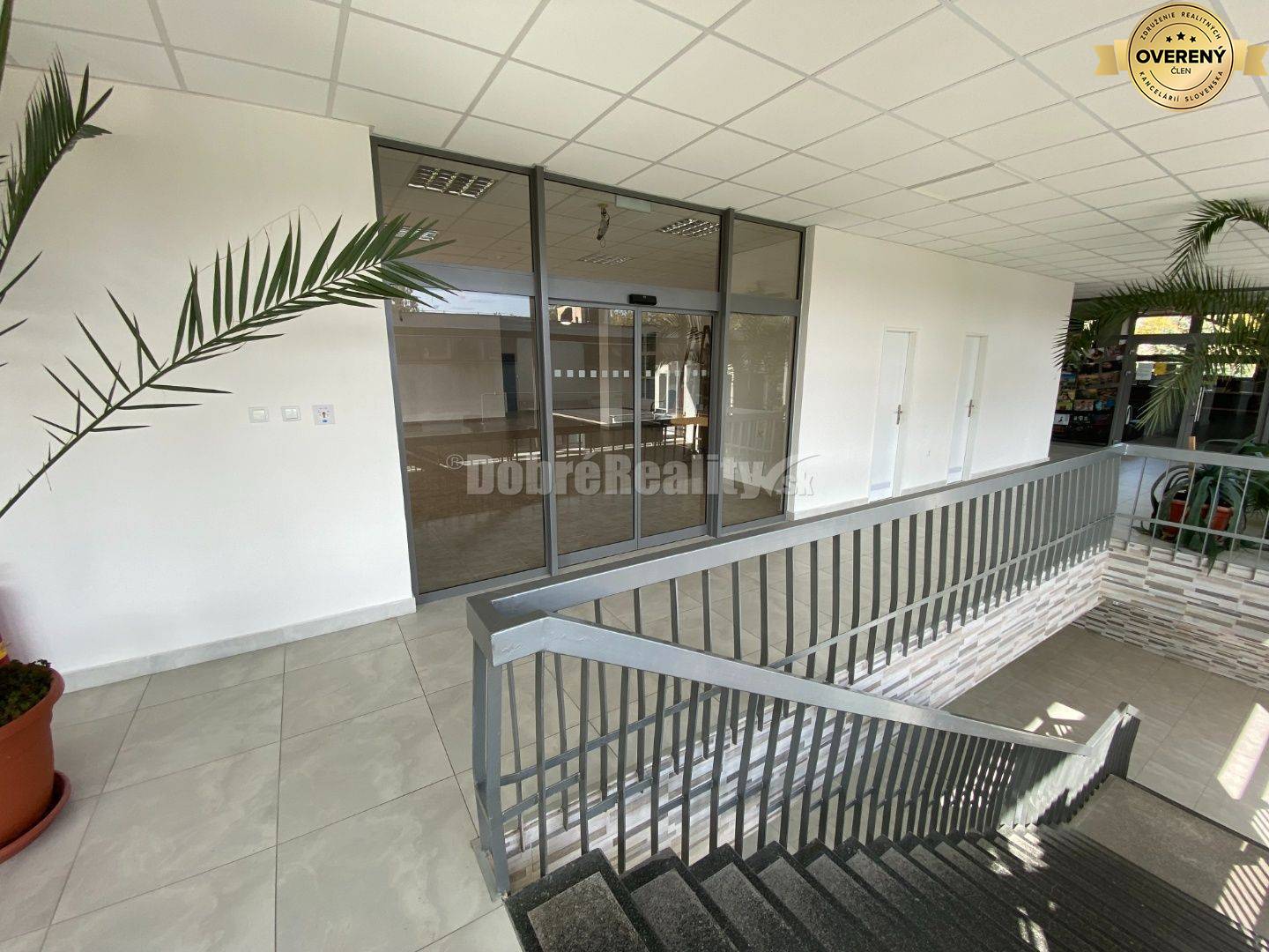 Na prenájom pekný obchodný priestor o rozlohe 250m2 v Rimavskej Sobot