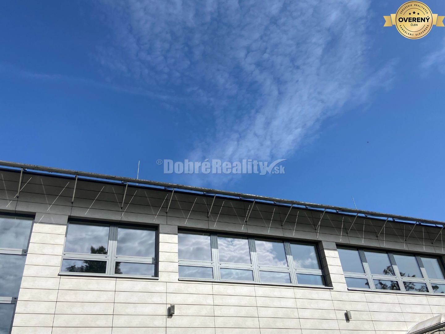 Na prenájom pekný obchodný priestor o rozlohe 250m2 v Rimavskej Sobot