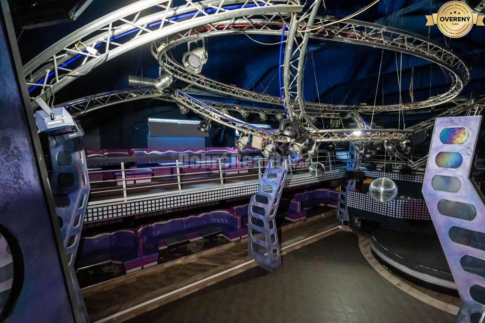 PREDAJ: Polyfunkčný objekt Sokolovňa, 1395 m2, Brezno