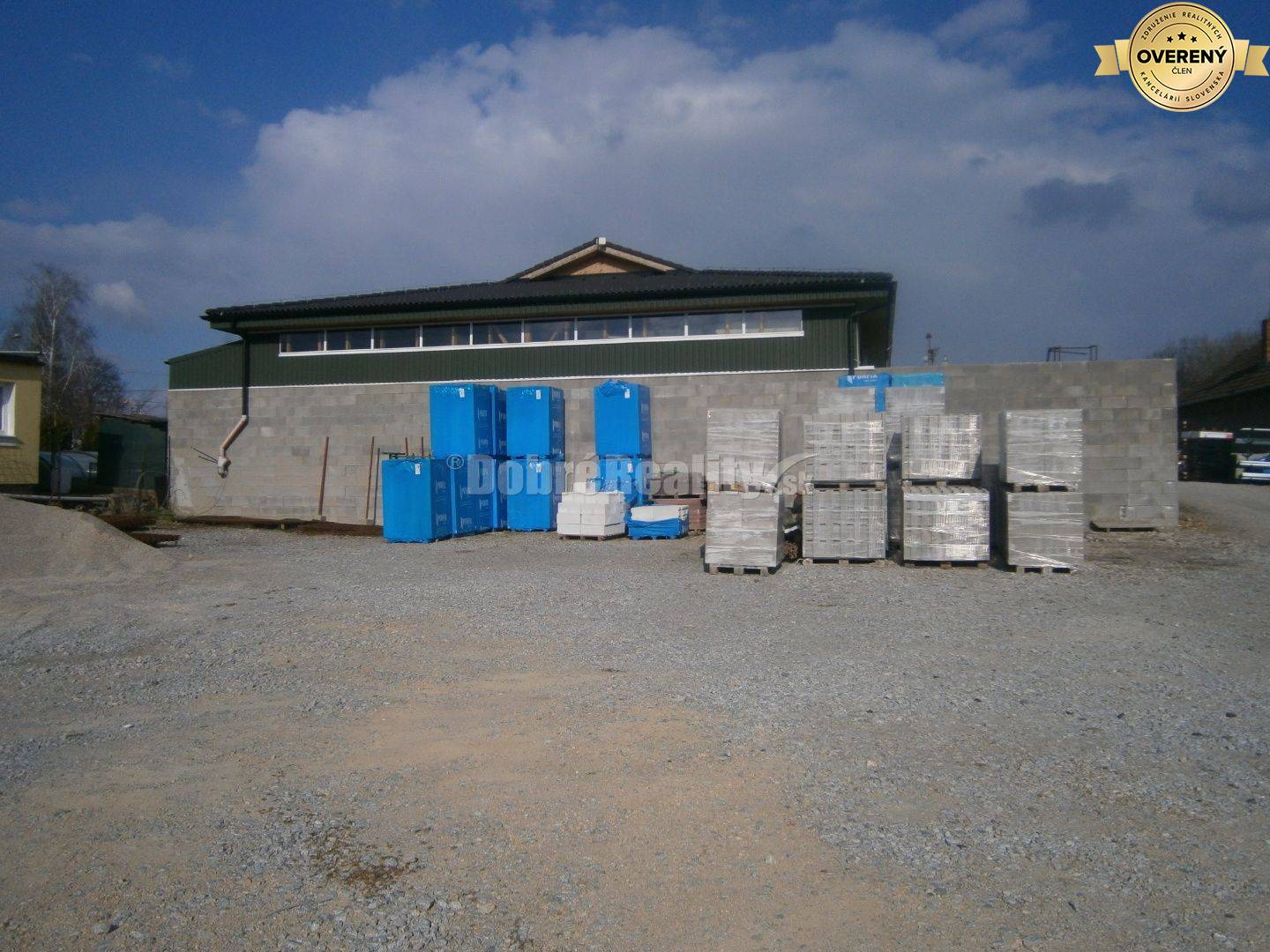 Predajňa rozličného tovaru v obci Kolta na predaj.