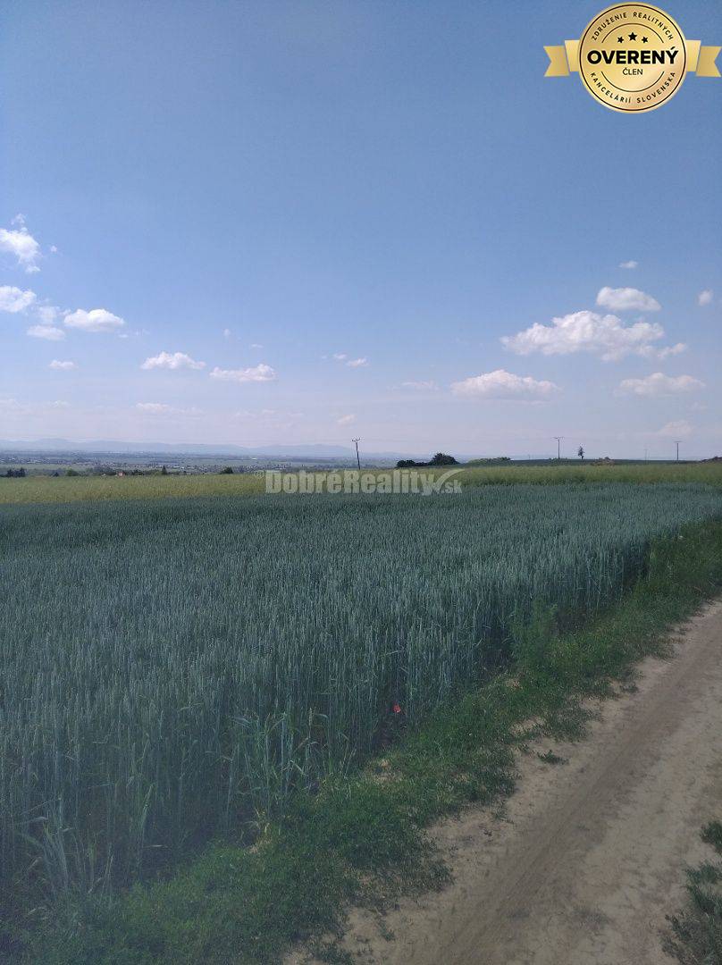 ZNÍŽENÁ CENA!!! POZEMOK vo vychytenej lokalite na predaj!