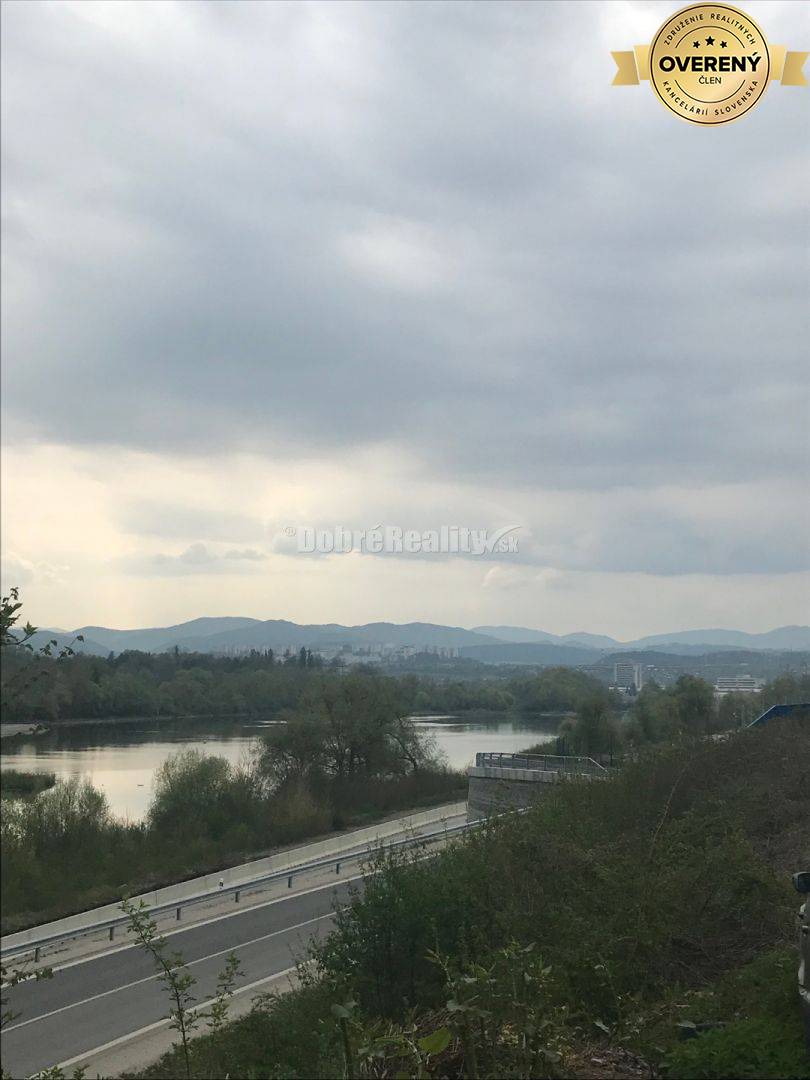 PREDAJ: pozemok pre rodinný dom - 937 m2 Považská Bystrica časť Miloch