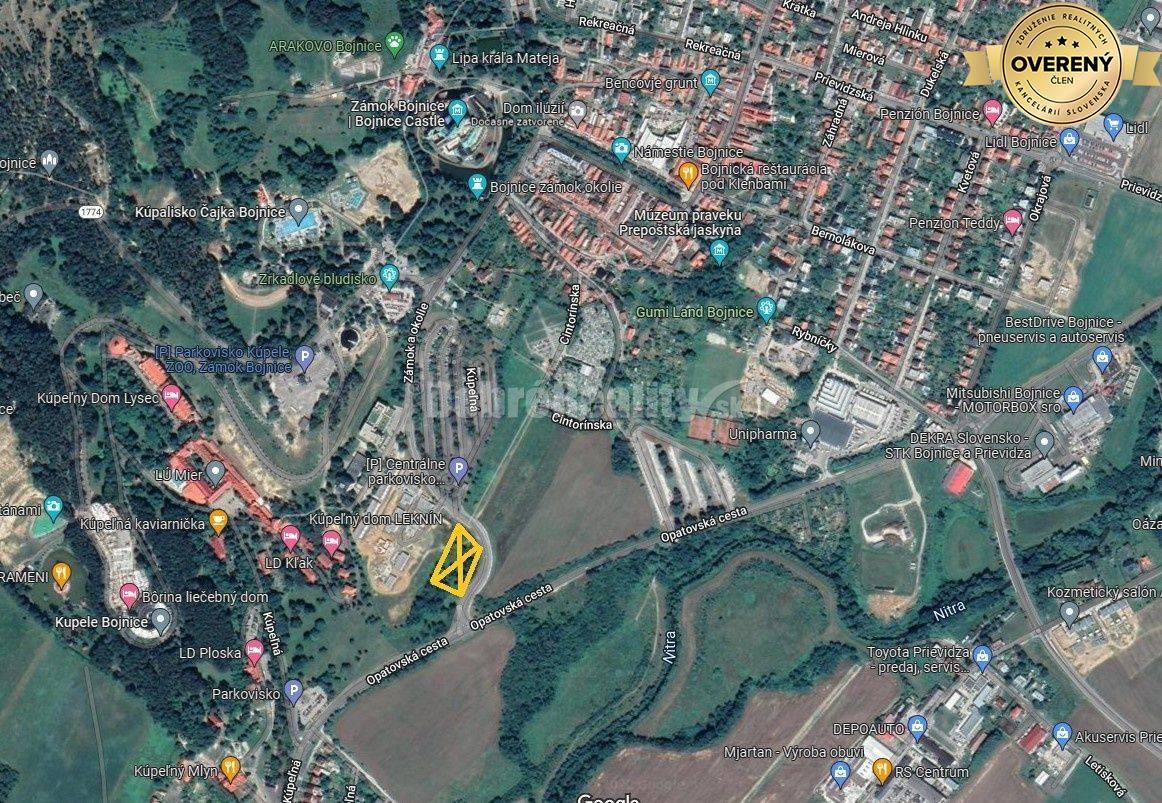 Na prenájom - Podnikateľsky atraktívny pozemok v Bojniciach so širokým