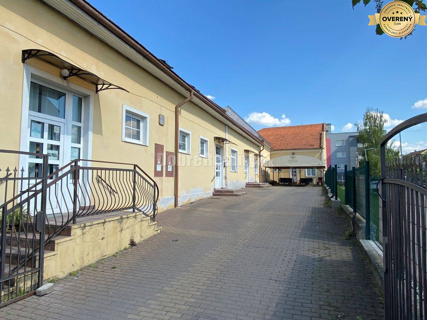 Na predaj veľká, lukratívna komerčná budova v centre Rimavskej Soboty