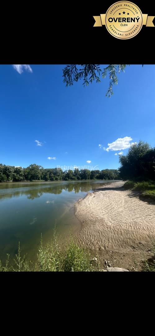 JEDINEČNÁ PONUKA! Upravený a slnečný pozemok na predaj.