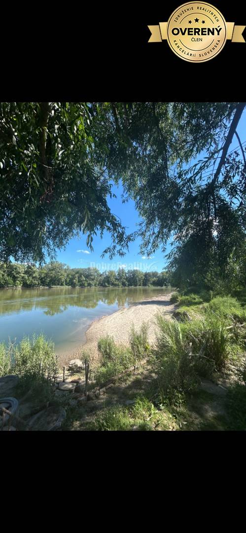 JEDINEČNÁ PONUKA! Upravený a slnečný pozemok na predaj.