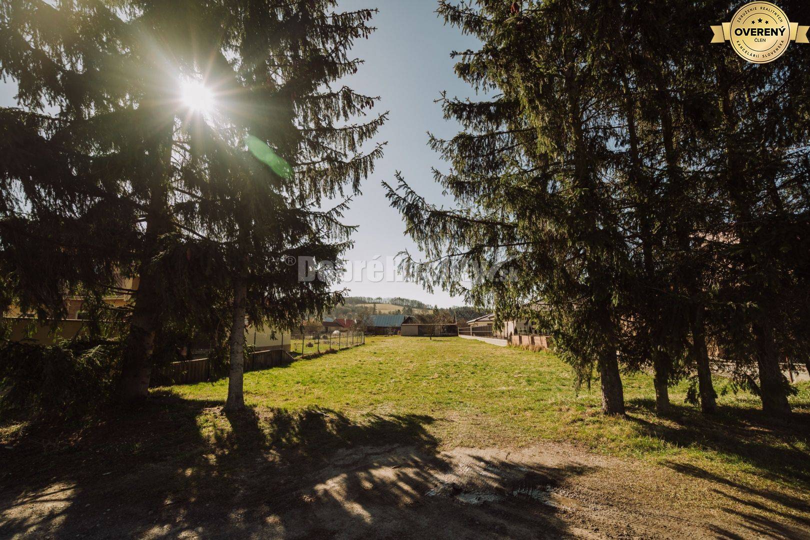 PREDAJ: Pozemok pre výstavbu rodinného domu vo Veľkej Lúke, 593 m2, ok