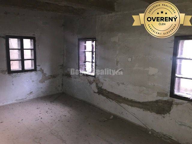 PREDAJ POSLEDNÁ pôvodná banícka drevenica 216m2, Kremnické Bane, Krem