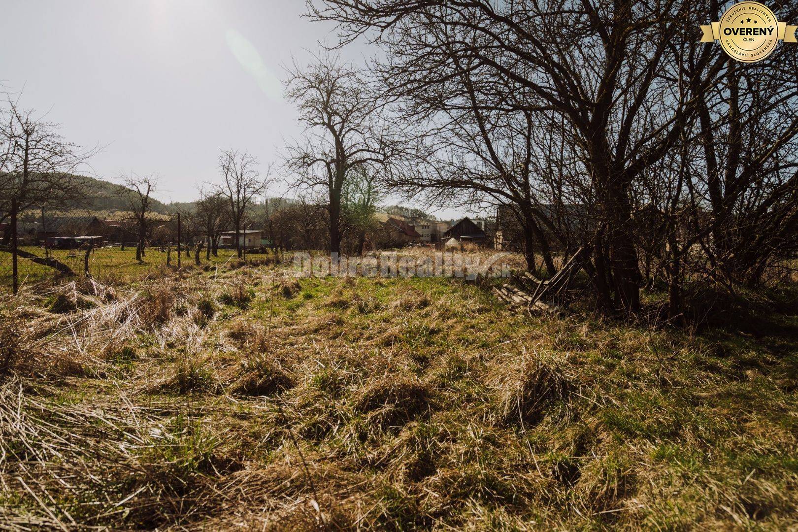 PREDAJ: Pozemok pre výstavbu rodinného domu, 885 m2, Veľká Lúka, okres