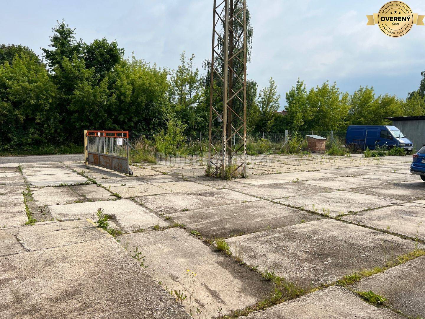 Ponúkame Vám komerčné priestory , priemyselný areál v Prievidzi