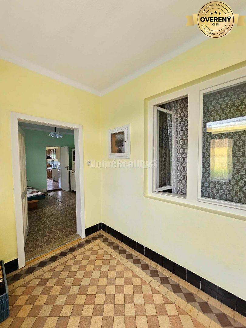 RD v obci RADAVA - 4 km od PODHÁJSKEJ! Veľkolepý pozemok s potenciál