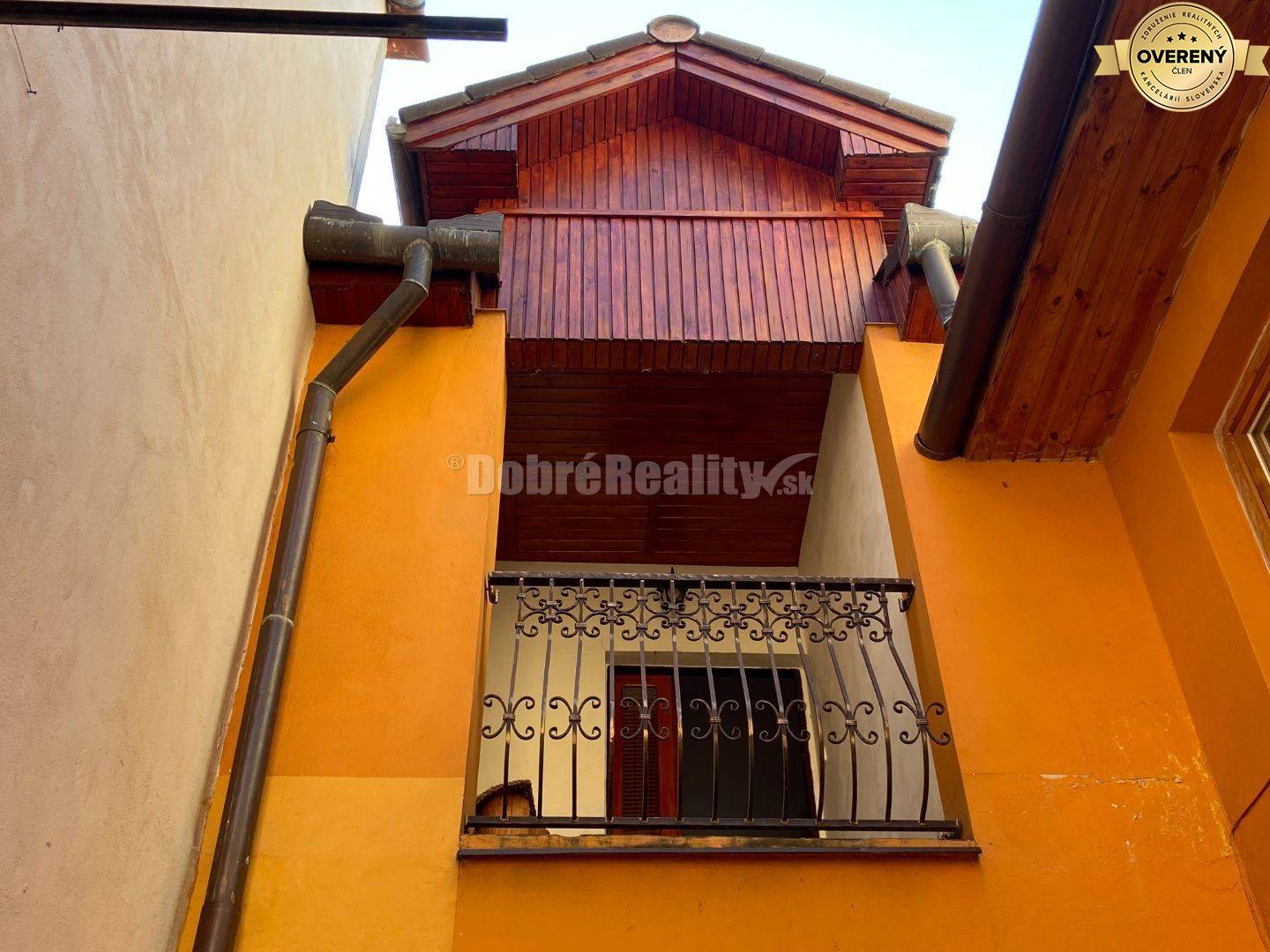 Na predaj polyfunkčná budova v centre mesta na podnikanie alebo na býv