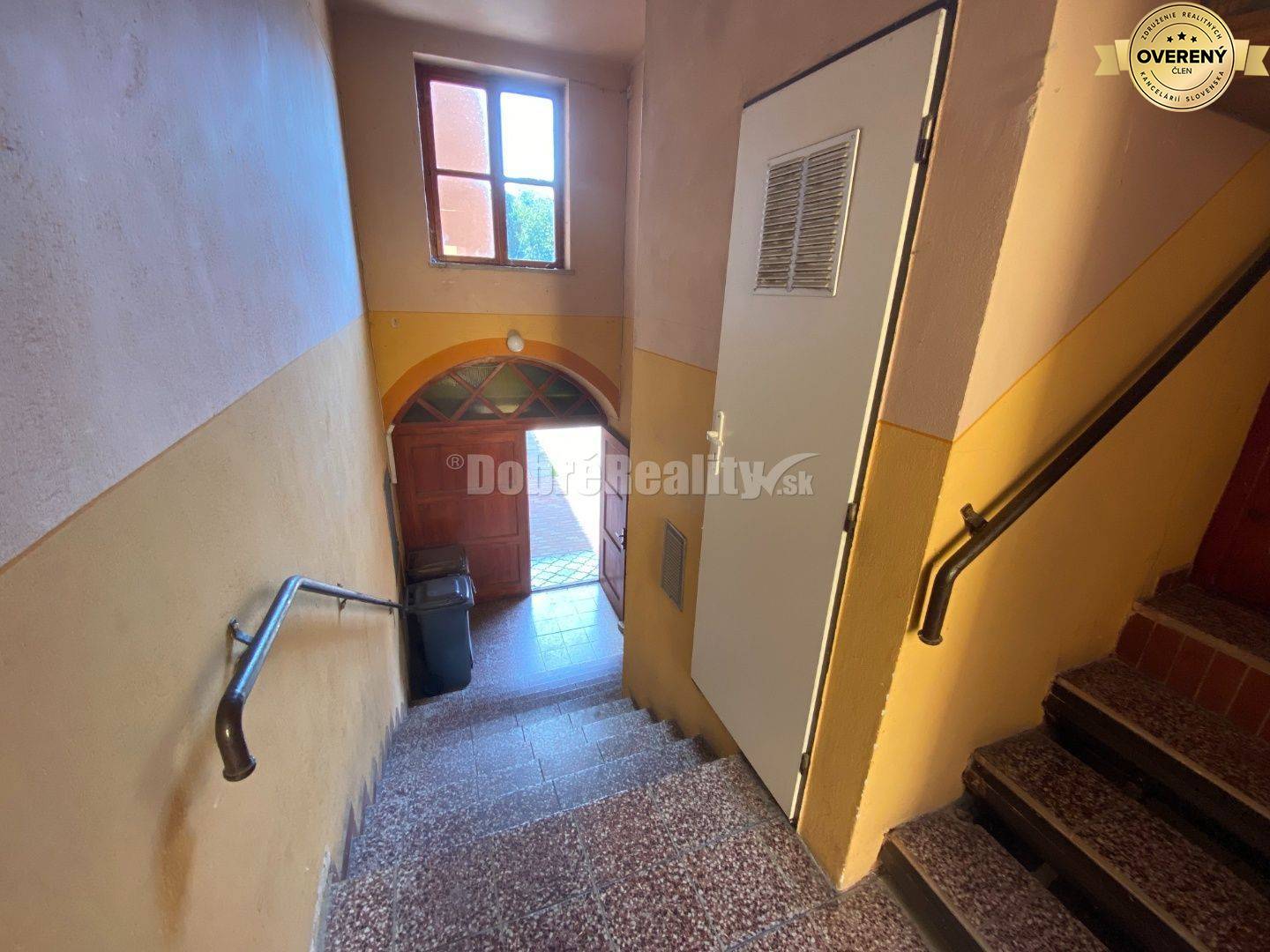 Na predaj polyfunkčná budova v centre mesta na podnikanie alebo na býv