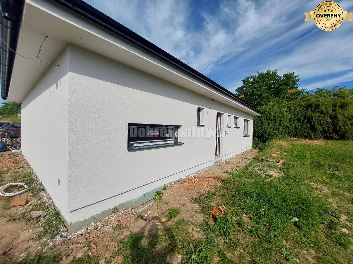 Novostavba rodinného domu - bungalov, na predaj v obci Semerovo !