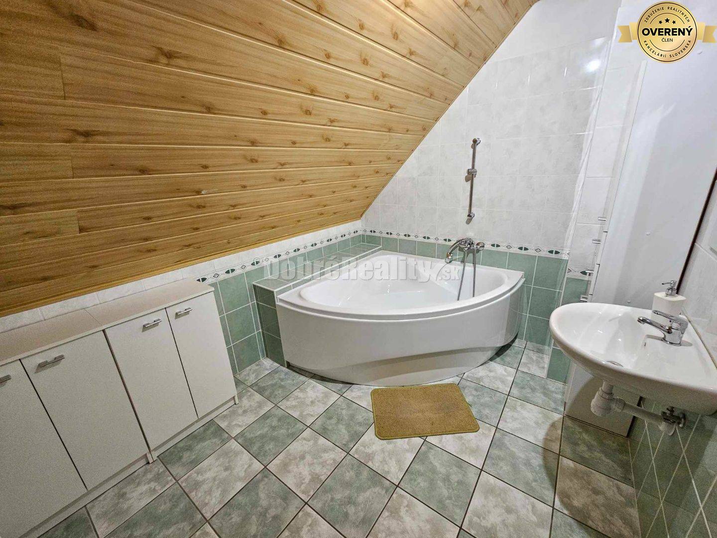 RD / Chalupa v obci Malá LEHOTA v prekrásnom prostredí na pozemku 556m