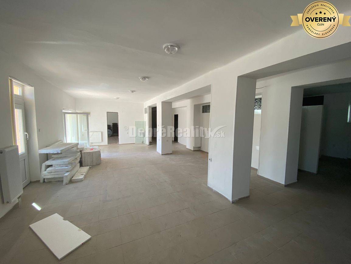 Na prenájom rôzne lukratívne komerčné priestory v multifunkčnom areáli