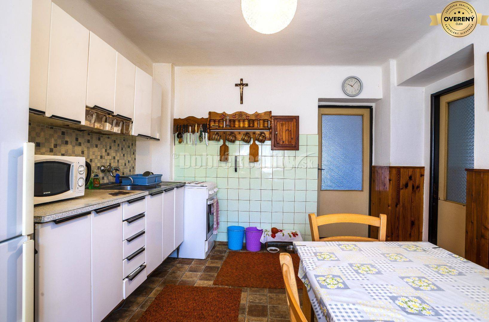 PREDAJ Rodinný dom s veľkým pozemkom a vlastnou studňou, Sklené, okres