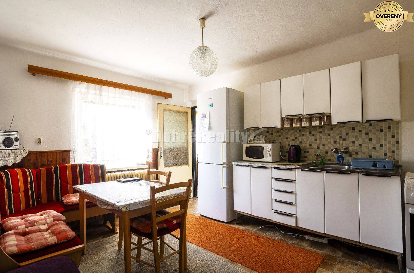 PREDAJ Rodinný dom s veľkým pozemkom a vlastnou studňou, Sklené, okres