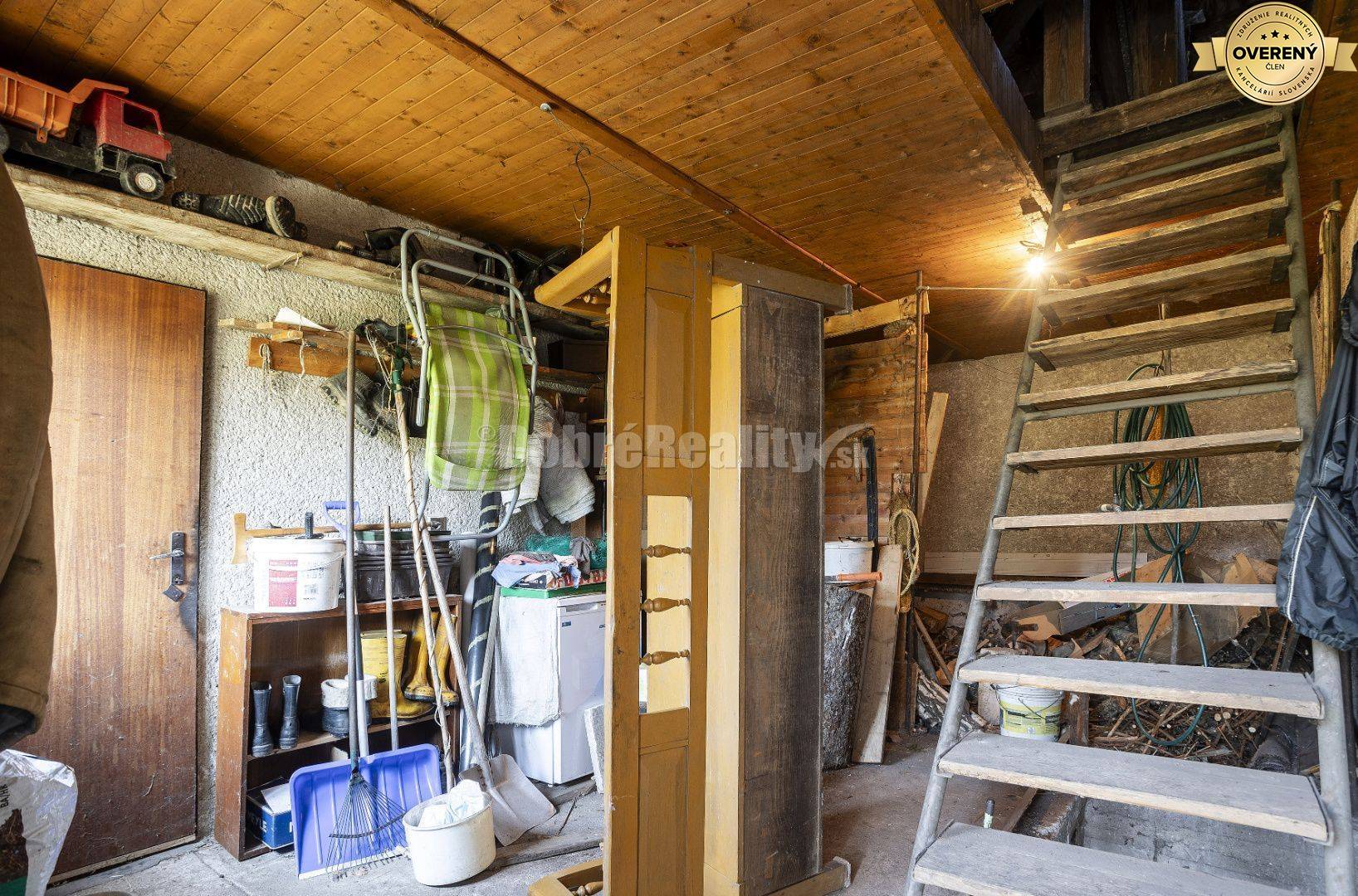 PREDAJ Rodinný dom s veľkým pozemkom a vlastnou studňou, Sklené, okres