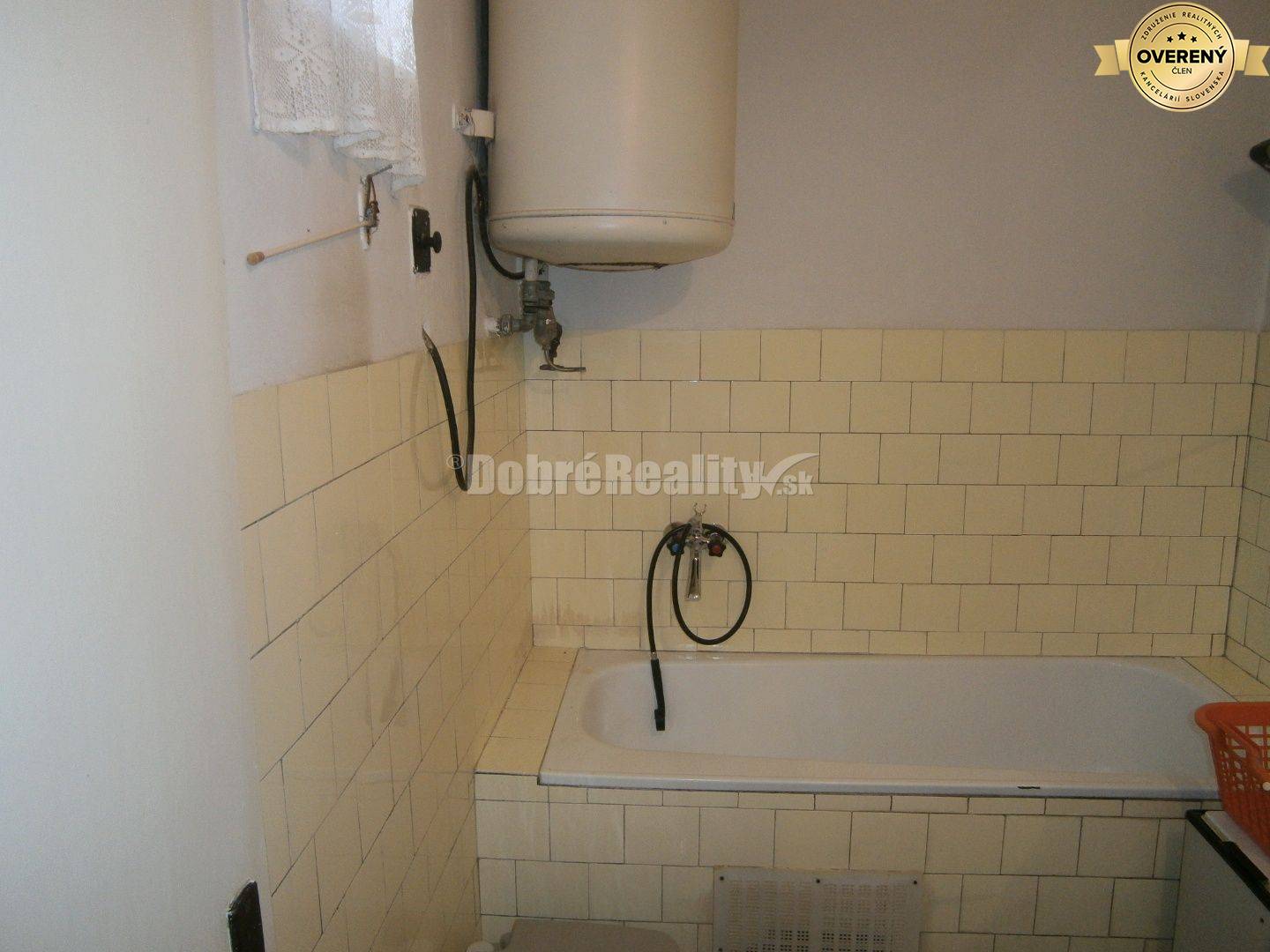 ZVÝHODNENÁ CENA ! V rekreačnej obci Čechy rodinný dom na predaj, vhodn