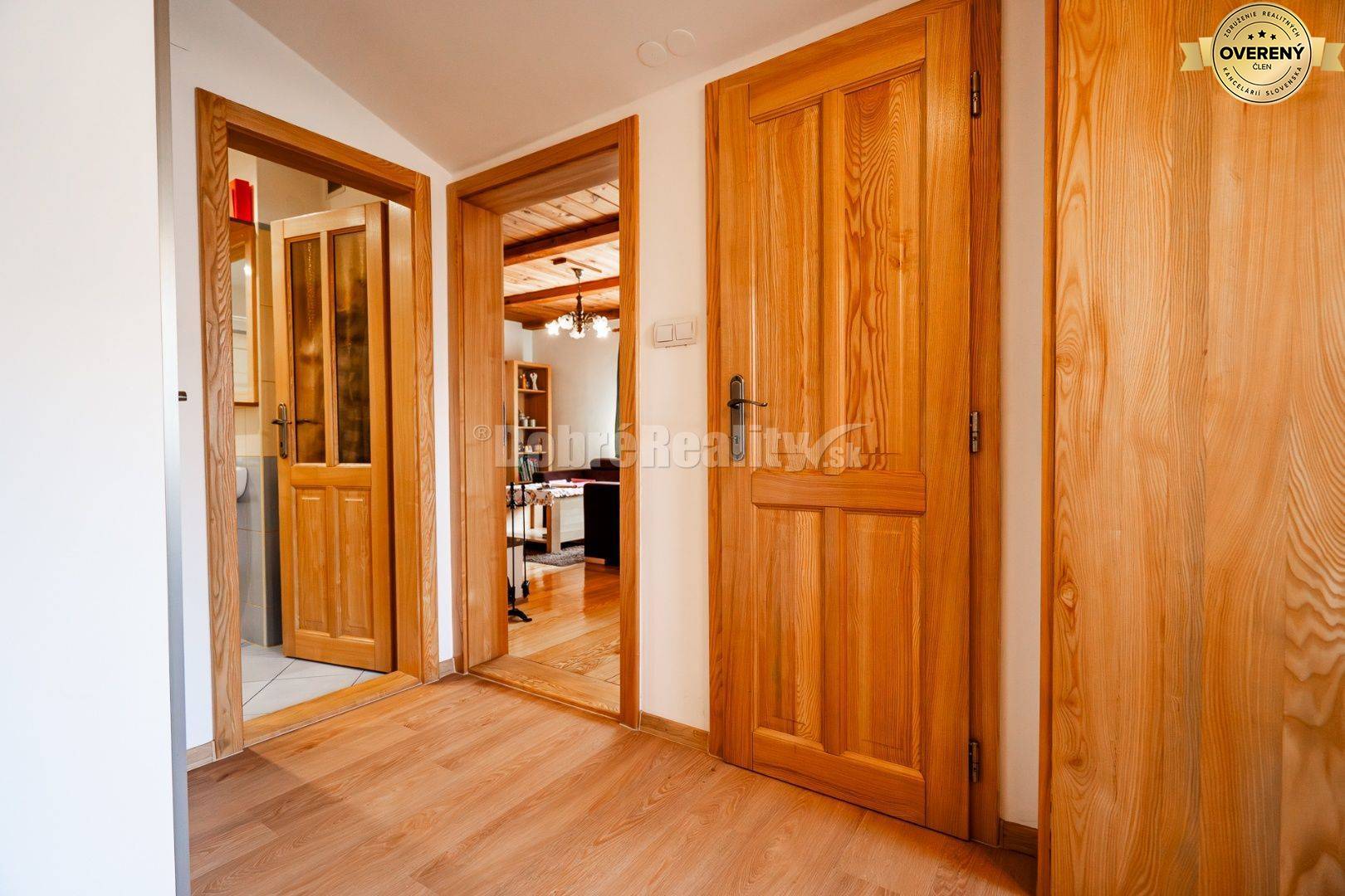 PREDAJ: Rodinný dom na brehu Čierneho Hrona s menším pozemkom, 160 m2,