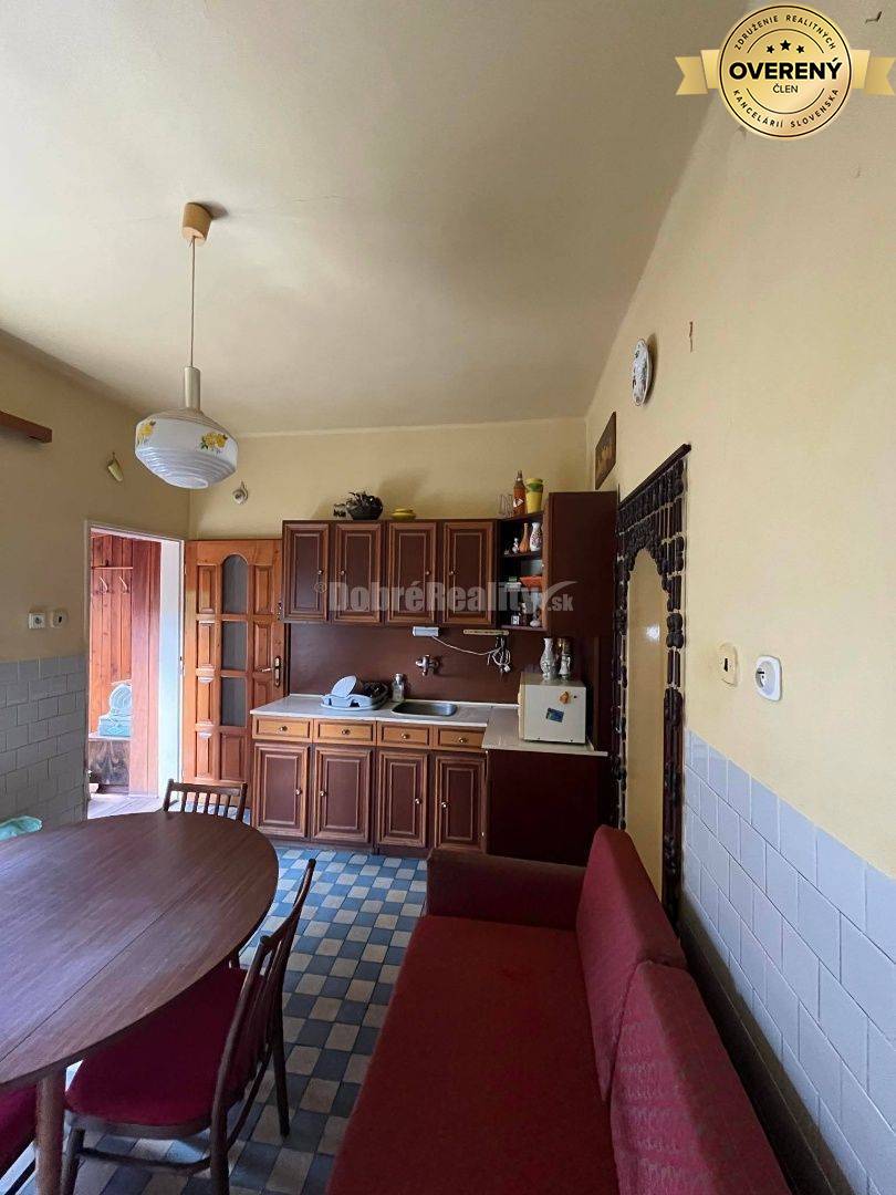 Ponúkame Vám na predaj útulný 4-izb. rodinný dom v obci Gbelce.