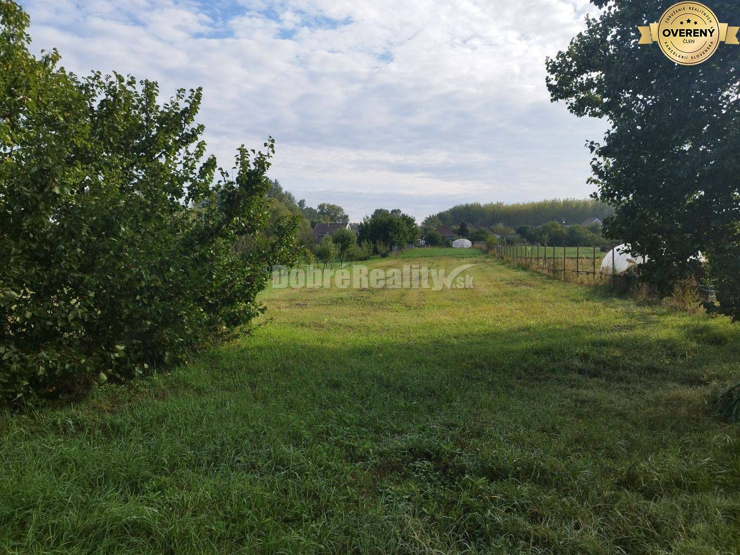 Zaujímavý a zachovalý 4 izbový rodinný dom v povodnom stave , v tichej