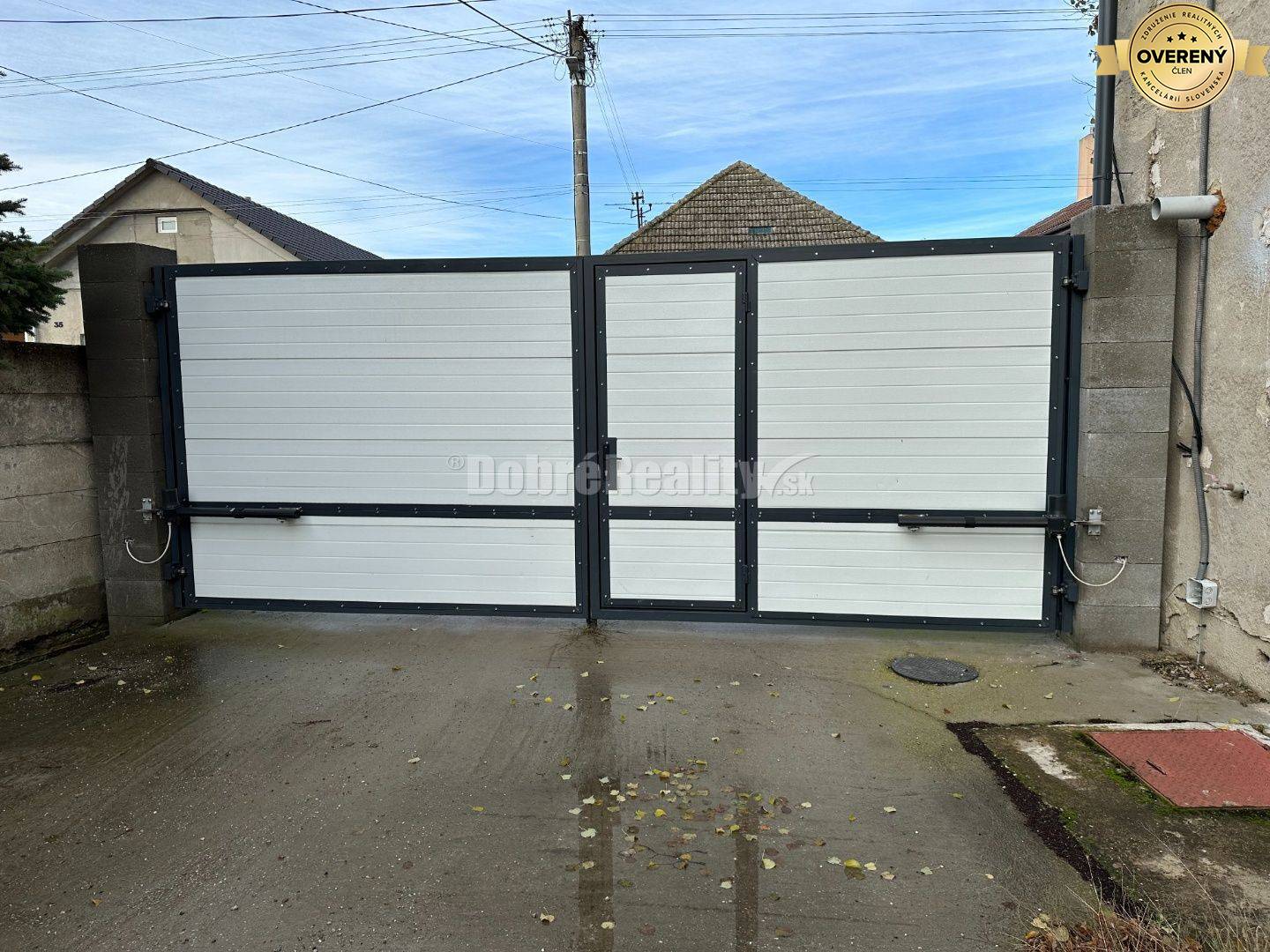 REZERVOVANÉ-objekt na bývanie aj podnikanie v centre obce Tešedíkovo,