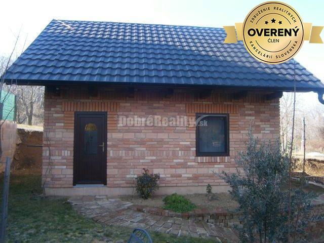 Chatkový komplex šiestich chát na predaj v obci Podhájska !