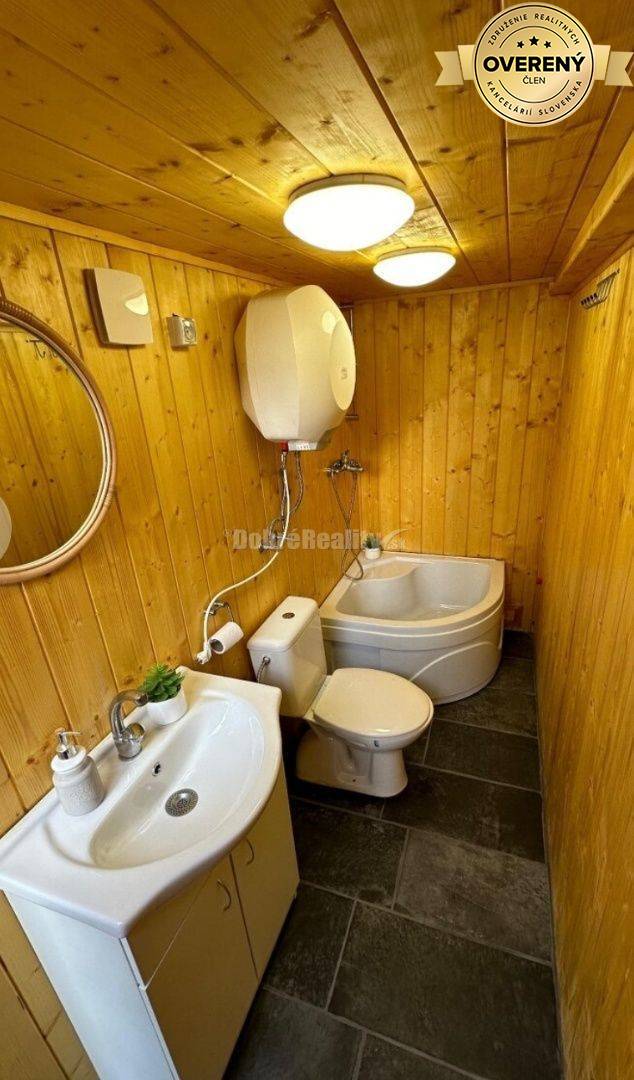Znížená cena - Dobré reality Vám ponúkajú na predaj obývateľnú chatu