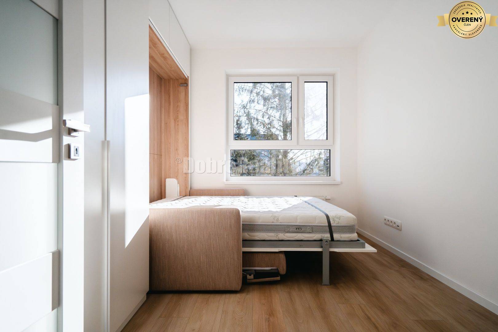 PREDAJ: Nadštandardný, zariadený 4 izbový byt v exkluzívnej rezidencii