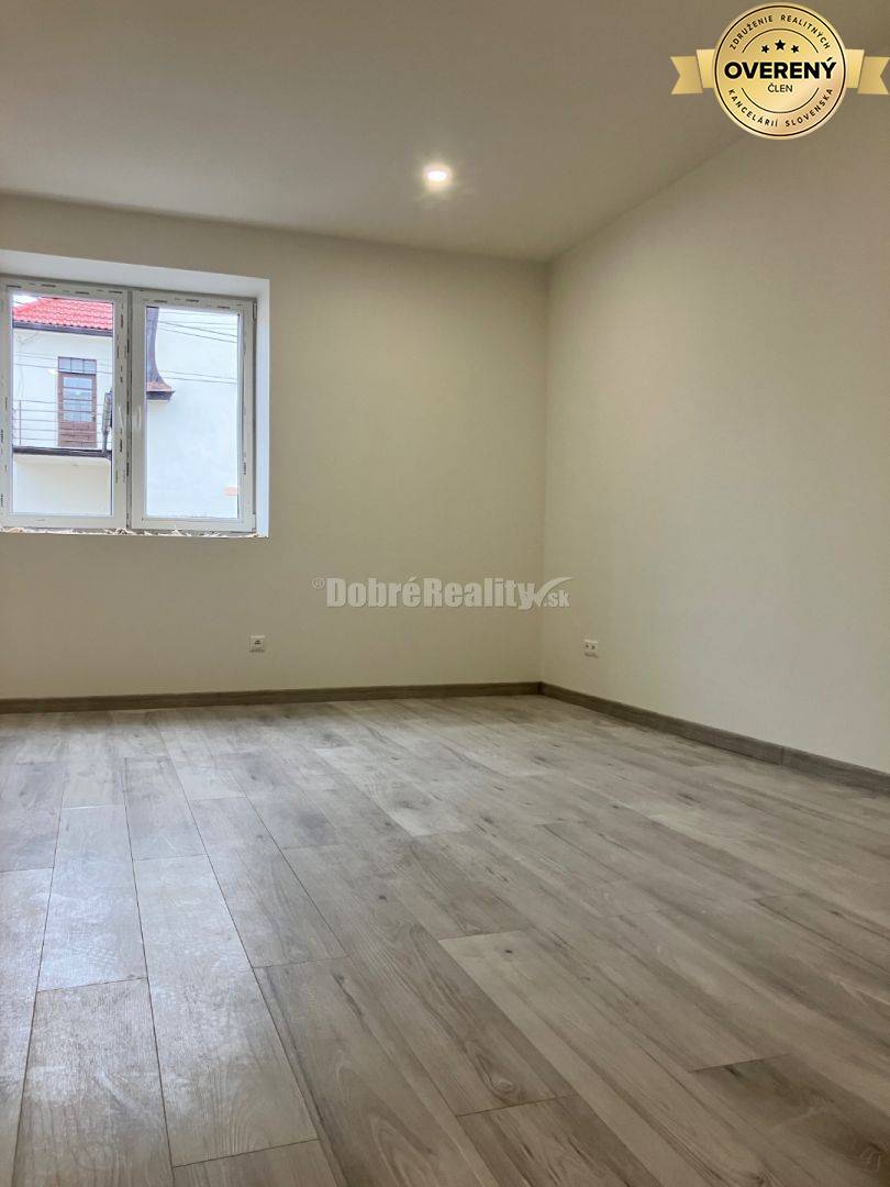 Kompletne zrekonštruovaný 2-izbový byt v Lučenci...