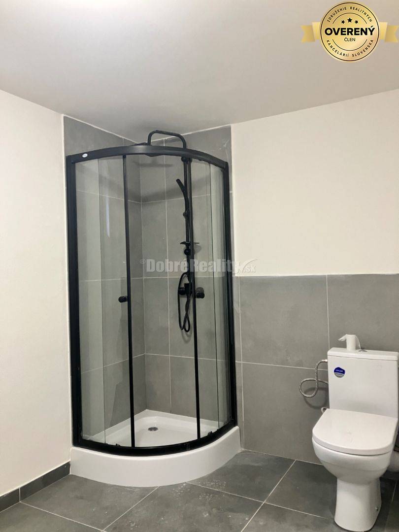 Kompletne zrekonštruovaný 2-izbový byt v Lučenci...