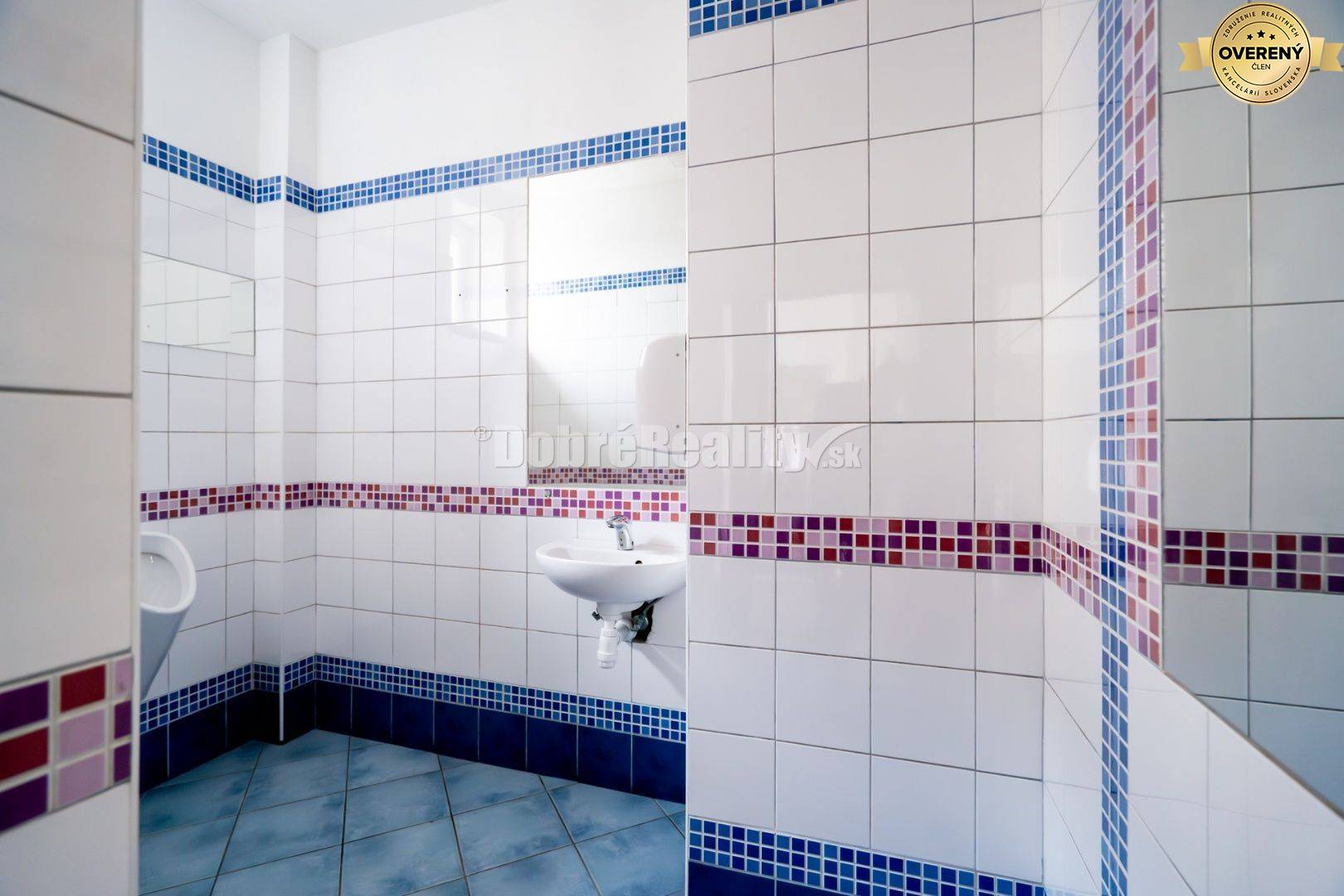 PRENÁJOM: Atraktívny prevádzkový priestor so samostatným vstupom, 262