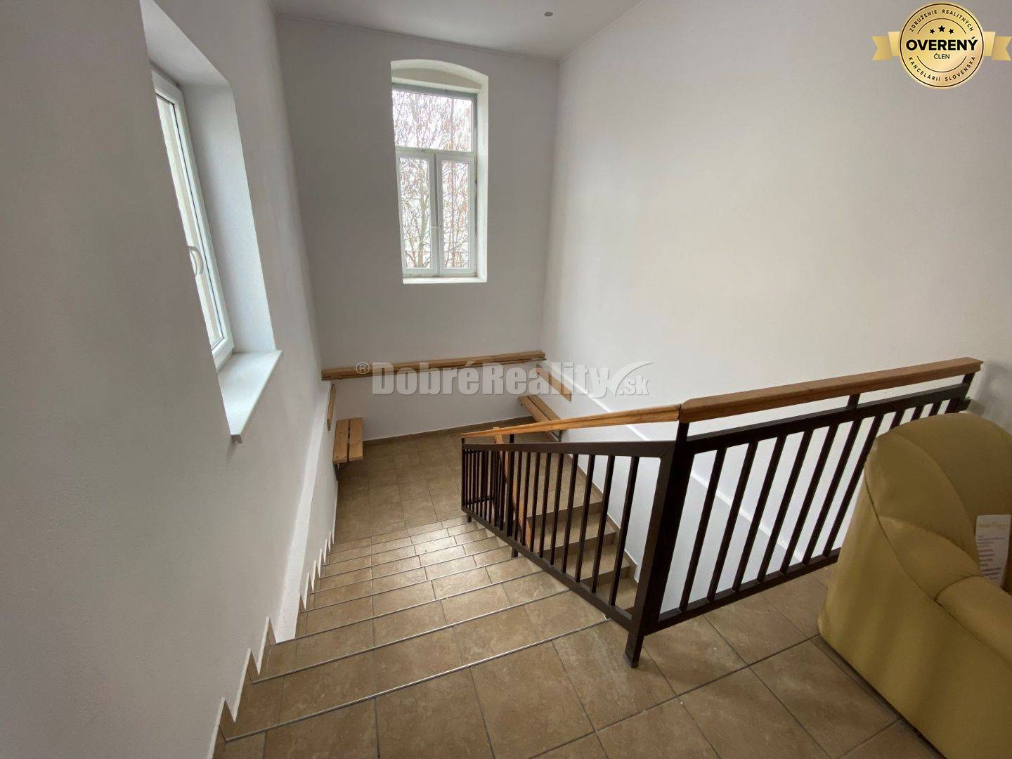 Na prenájom lukratívne komerčné priestory na Hlavnom námestí v Rimavsk