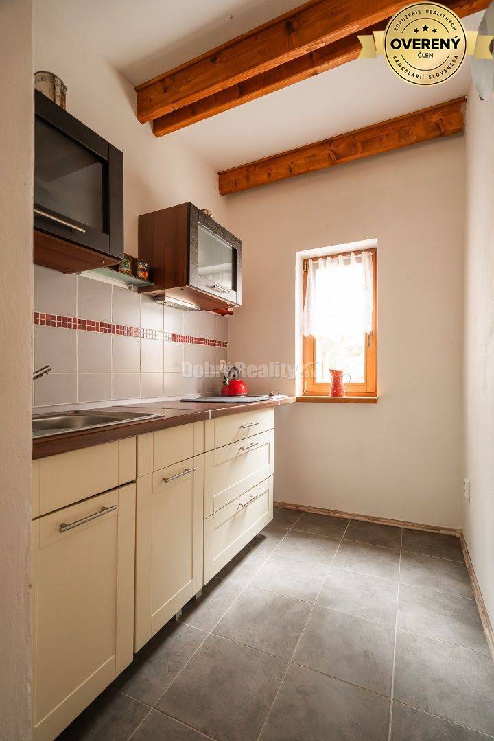 PREDAJ: Rekreačná chata s väčším pozemkom, 79 m2, pozemok 557 m2