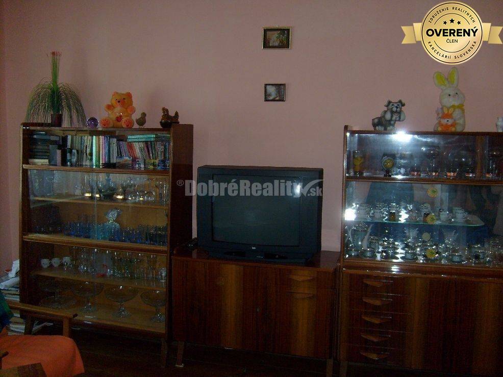 Rodinný dom s veľkým pozemkom v krásnom a tichom prostredí v blízkosti