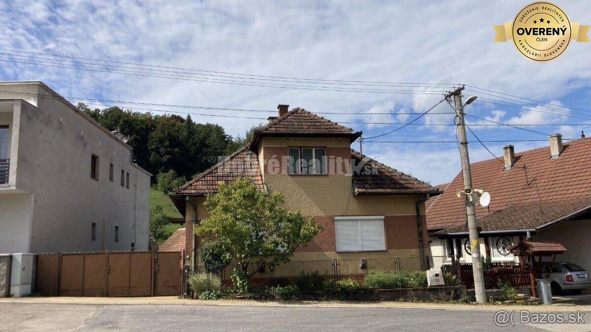 Rodinný dom s veľkým pozemkom v krásnom a tichom prostredí v blízkosti