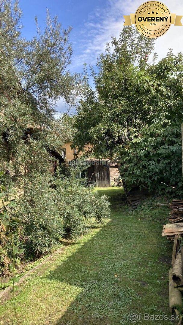 Rodinný dom s veľkým pozemkom v krásnom a tichom prostredí v blízkosti