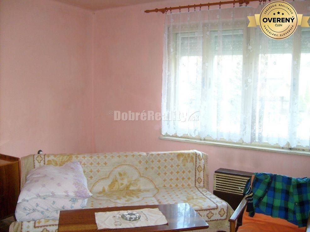 Rodinný dom s veľkým pozemkom v krásnom a tichom prostredí v blízkosti