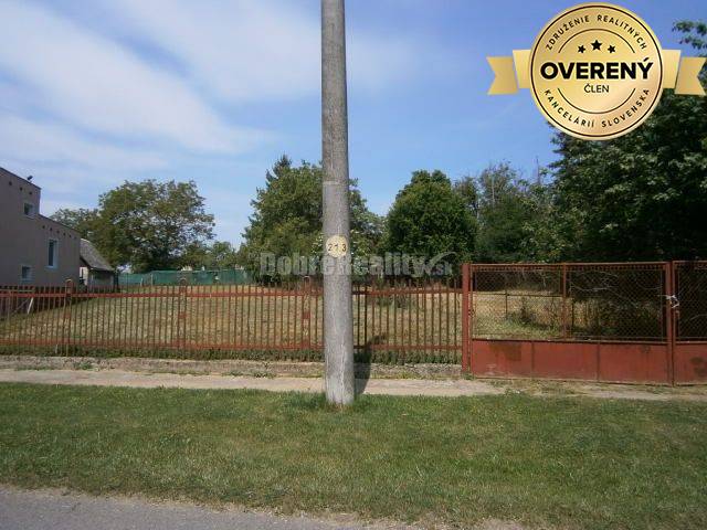 Lukratívny stavebný pozemok v obci Jasová na predaj !