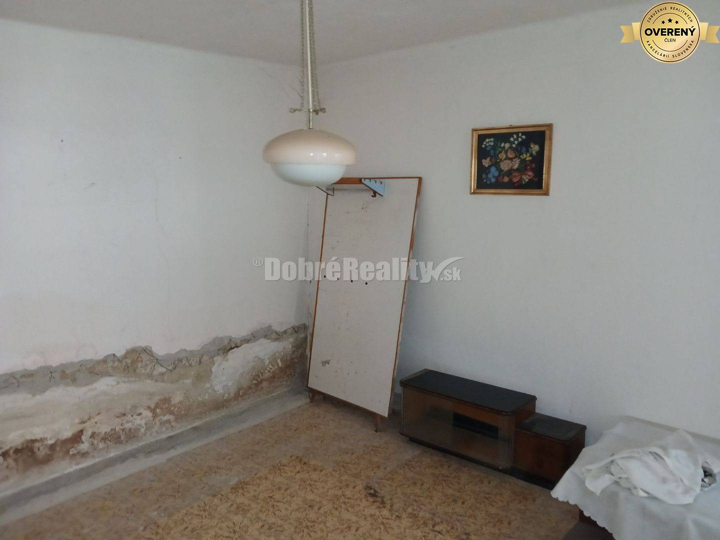 DOBRÉ REALITY - Vidiecky dom s veľkou záhradou v obci Farna (okr. Lev