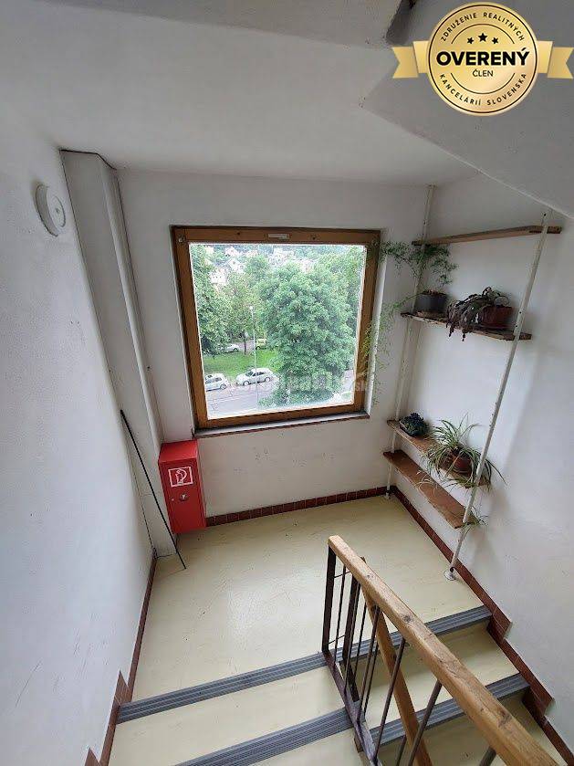 DOBRÉ REALITY - Na predaj, zariadený 1-i, byt, Necpaly