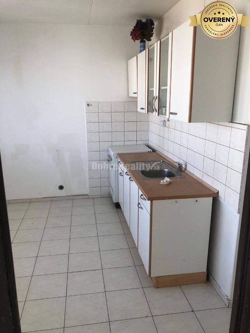 Pripravujeme prenájom 3 - izbového bytu v Lučenci na Vajanského ulici.