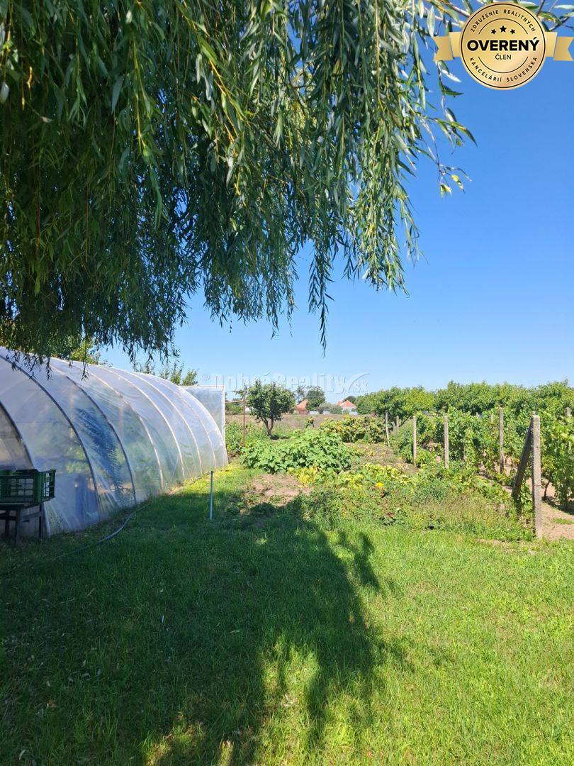 Exkluzivne u nas na predaj vidiecky domček na krásnom rozlahlom pozemk