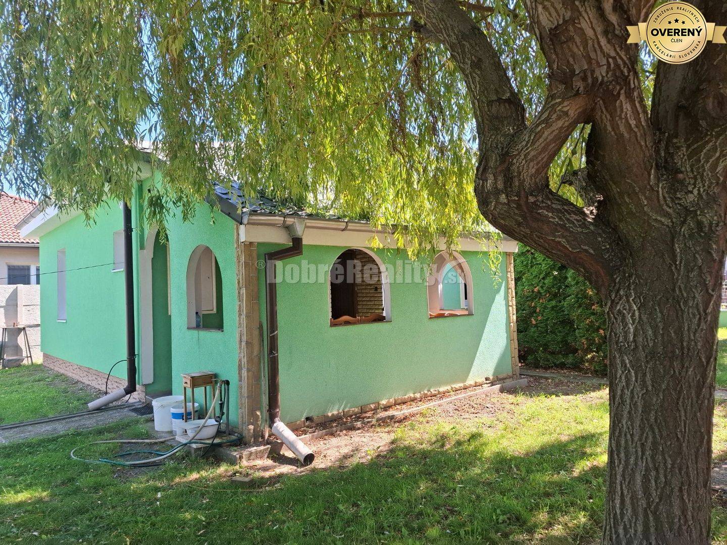 Exkluzivne u nas na predaj vidiecky domček na krásnom rozlahlom pozemk