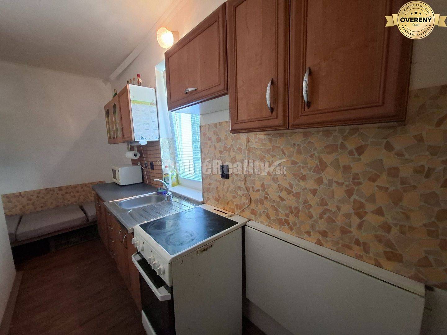 Exkluzivne u nas na predaj vidiecky domček na krásnom rozlahlom pozemk