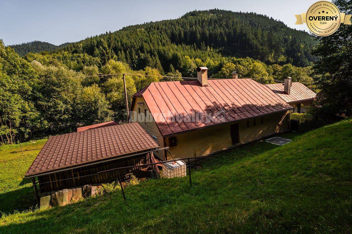REZERVOVANÝ: Pôvodný starohorský dom pod lesom, 154 m2, Staré Hory - N