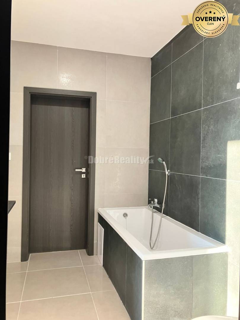 Ponúkame Vám na predaj 3 - izbový rodinný dom po kompletnej rekonštruk