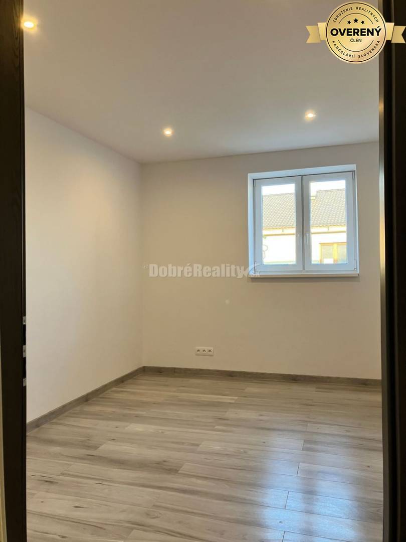 Ponúkame Vám na predaj 3 - izbový rodinný dom po kompletnej rekonštruk